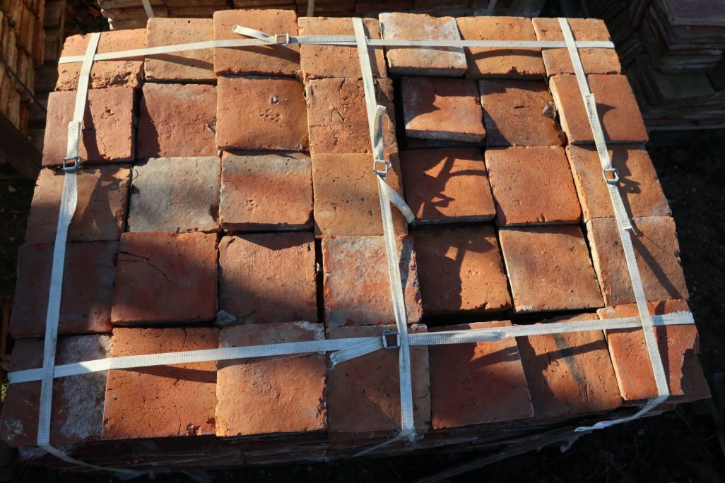 Terre cuite ancienne carrée orange - carrelage de Bourgogne XVIIIe