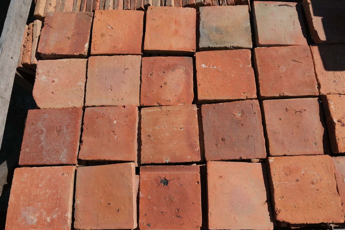 Terres cuites anciennes rectangles - mallon feuillet ancien XVIIIe XIXe