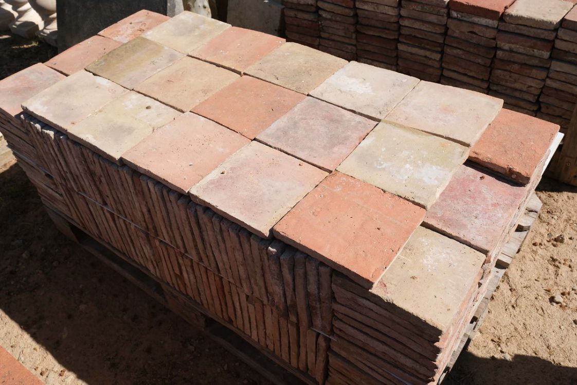 Terre cuite ancienne carrée orange - carrelage de Provence - Flayosc - XVIIe XVIII s.