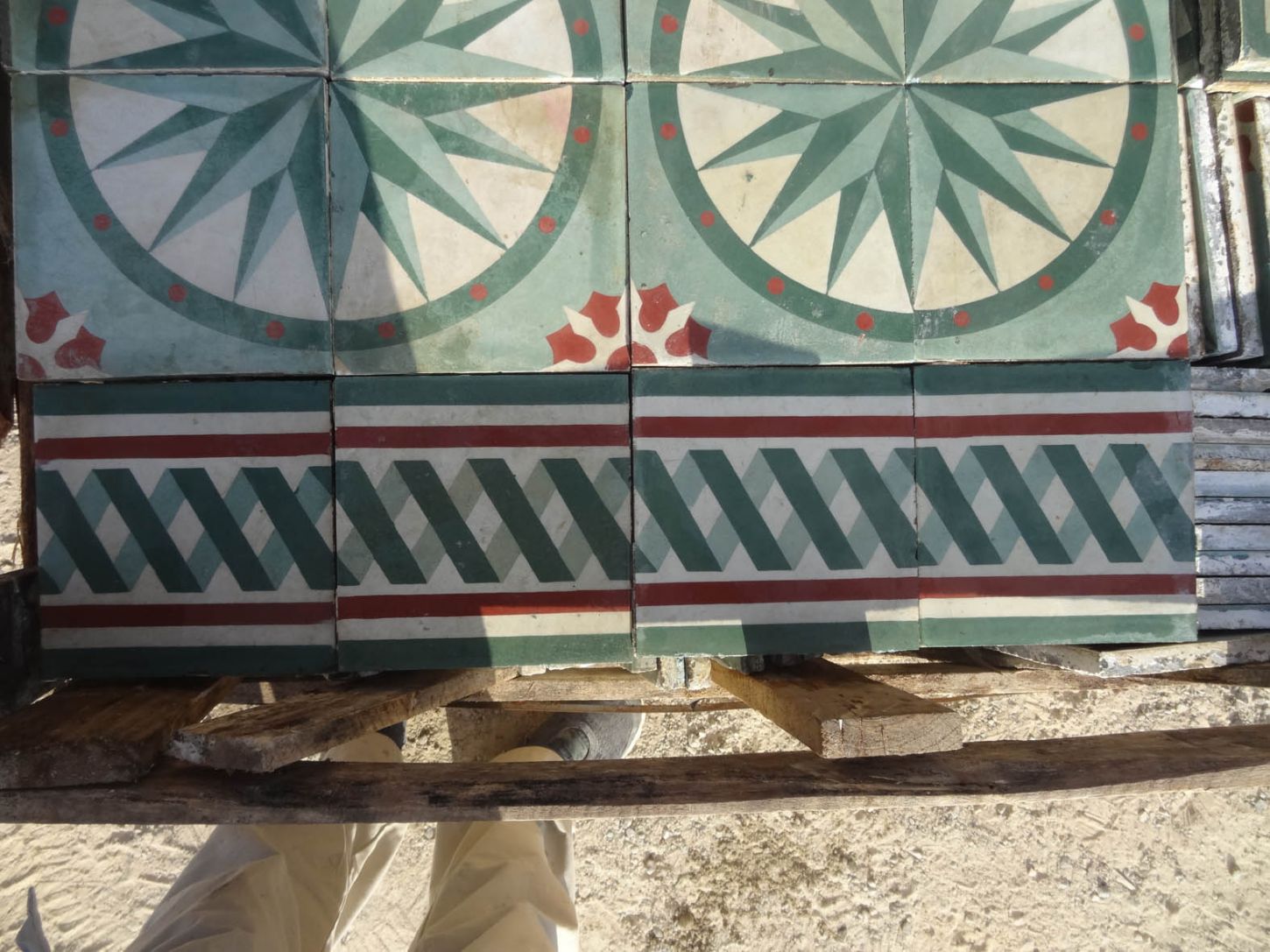 carreaux de ciment anciens bleu vert frise Rose des Vents