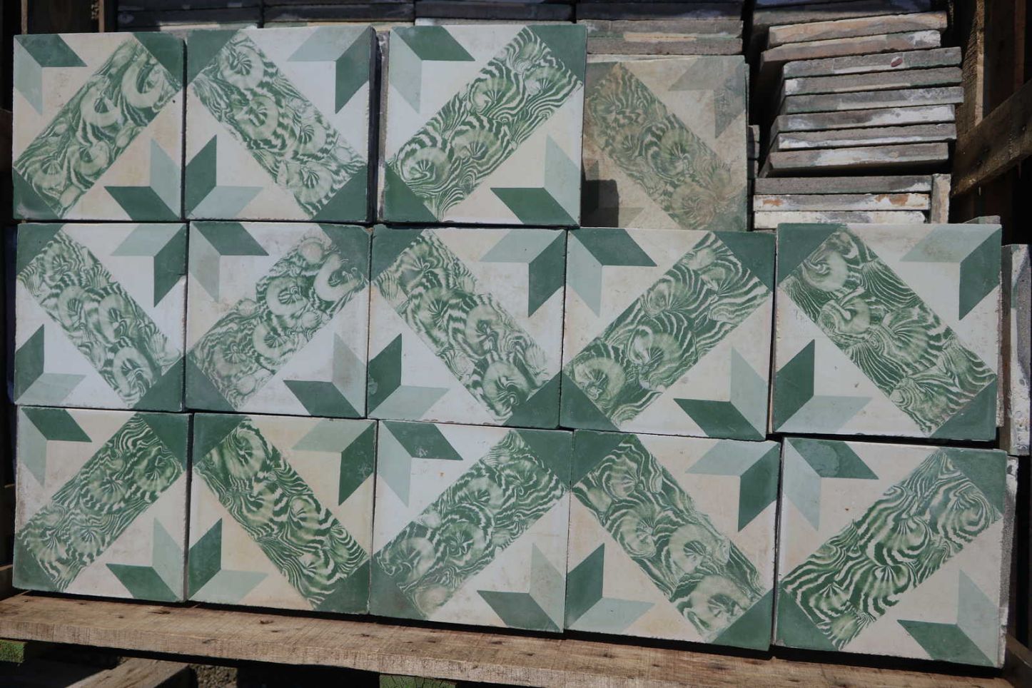 carreaux de ciment anciens - Etoile Bourbon verte mêlé