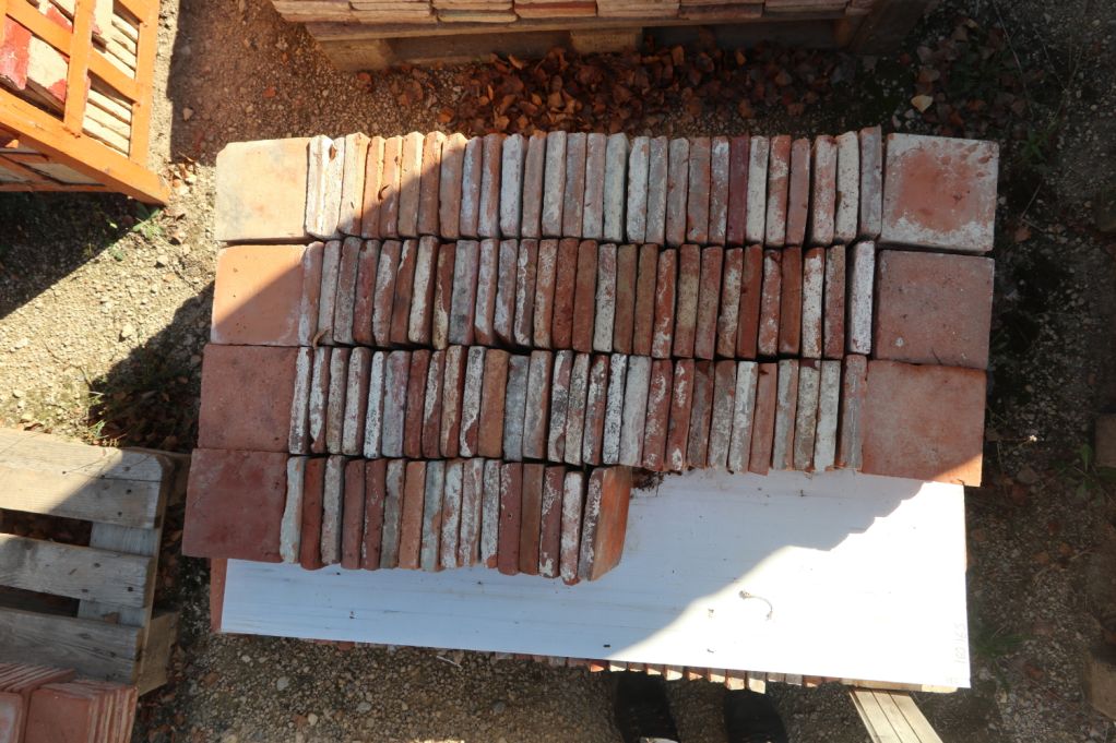 Terre cuite ancienne carrée orange - carrelage de Bourgogne XVIIIe XIXe s.