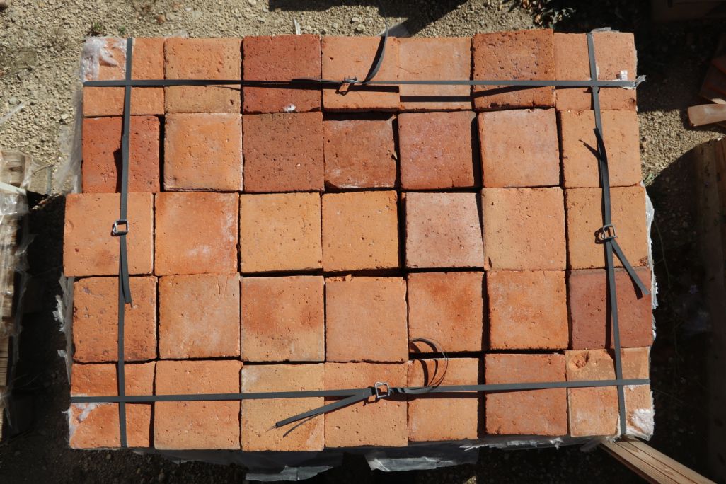 Terre cuite ancienne carrée orange - carrelage de Bourgogne XVIIIe XIXe s.