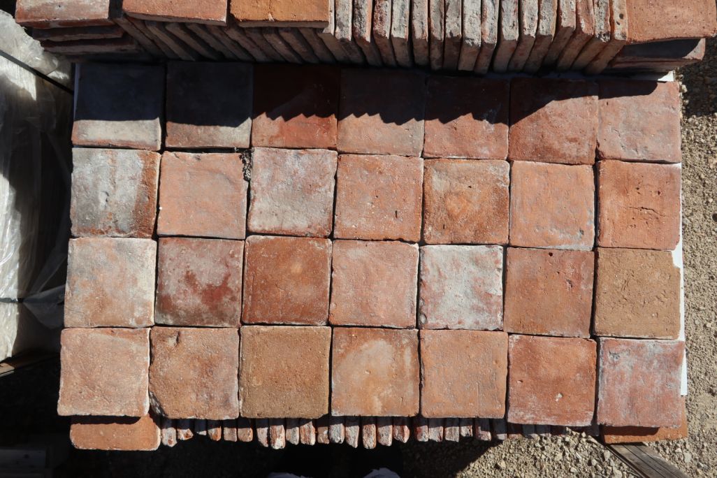 Terre cuite ancienne carrée orange - carrelage de Bourgogne XVIIIe XIXe s.