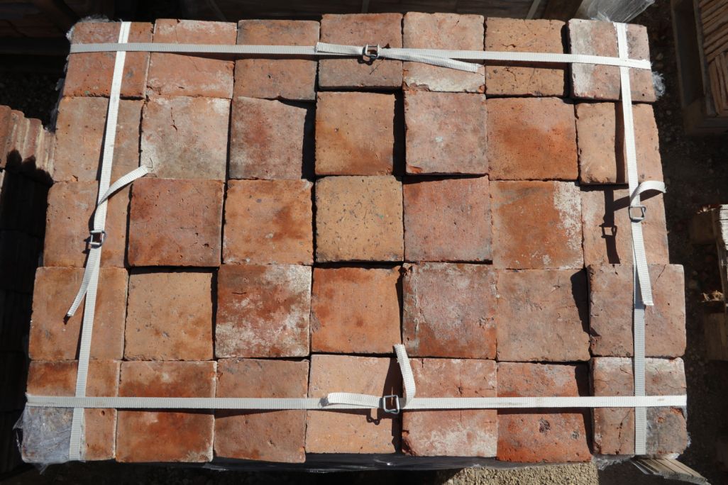 Terre cuite ancienne carrée orange - carrelage de Bourgogne XVIIe XVIII s.