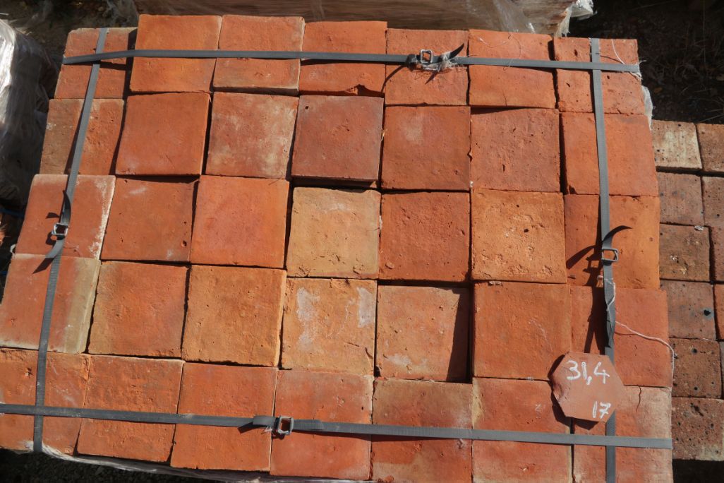 Terre cuite ancienne carrée orange - carrelage de Bourgogne XVIIIe