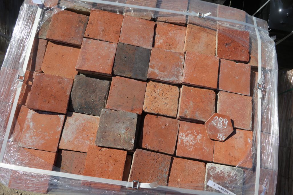 Terre cuite ancienne carrée orange - carrelage de Bourgogne XVIIIe