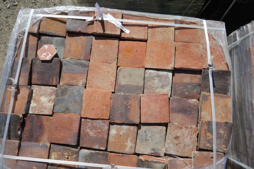 Terre cuite ancienne carrée orange - carrelage de Bourgogne chamaré