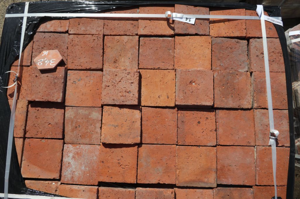 Terre cuite ancienne carrée orange - carrelage de Bourgogne ancien orange