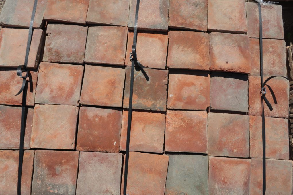 Terre cuite ancienne carrée orange - carrelage de Bourgogne XVIIIe