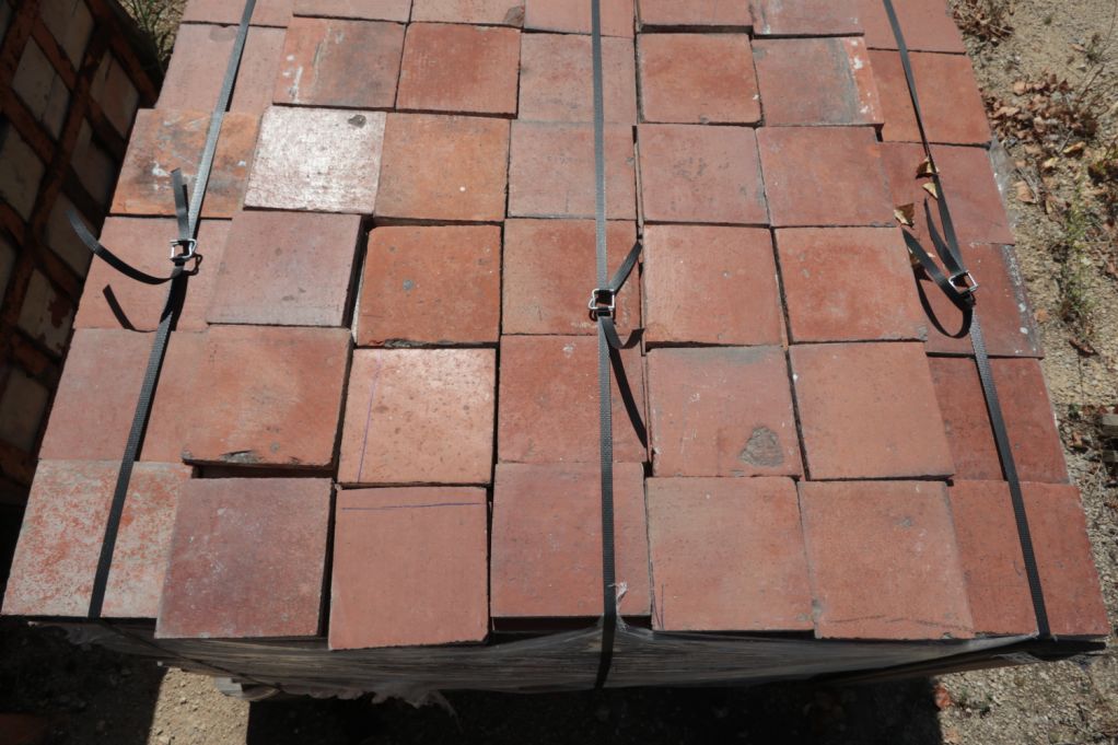 Terre cuite ancienne carrée orange - carrelage de Bourgogne XVIIIe XIXe s.
