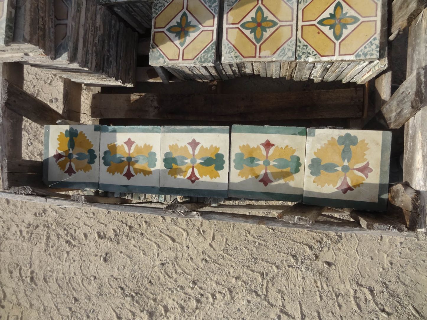 carreaux de ciment anciens - frise Navettes Croisées - polychrome