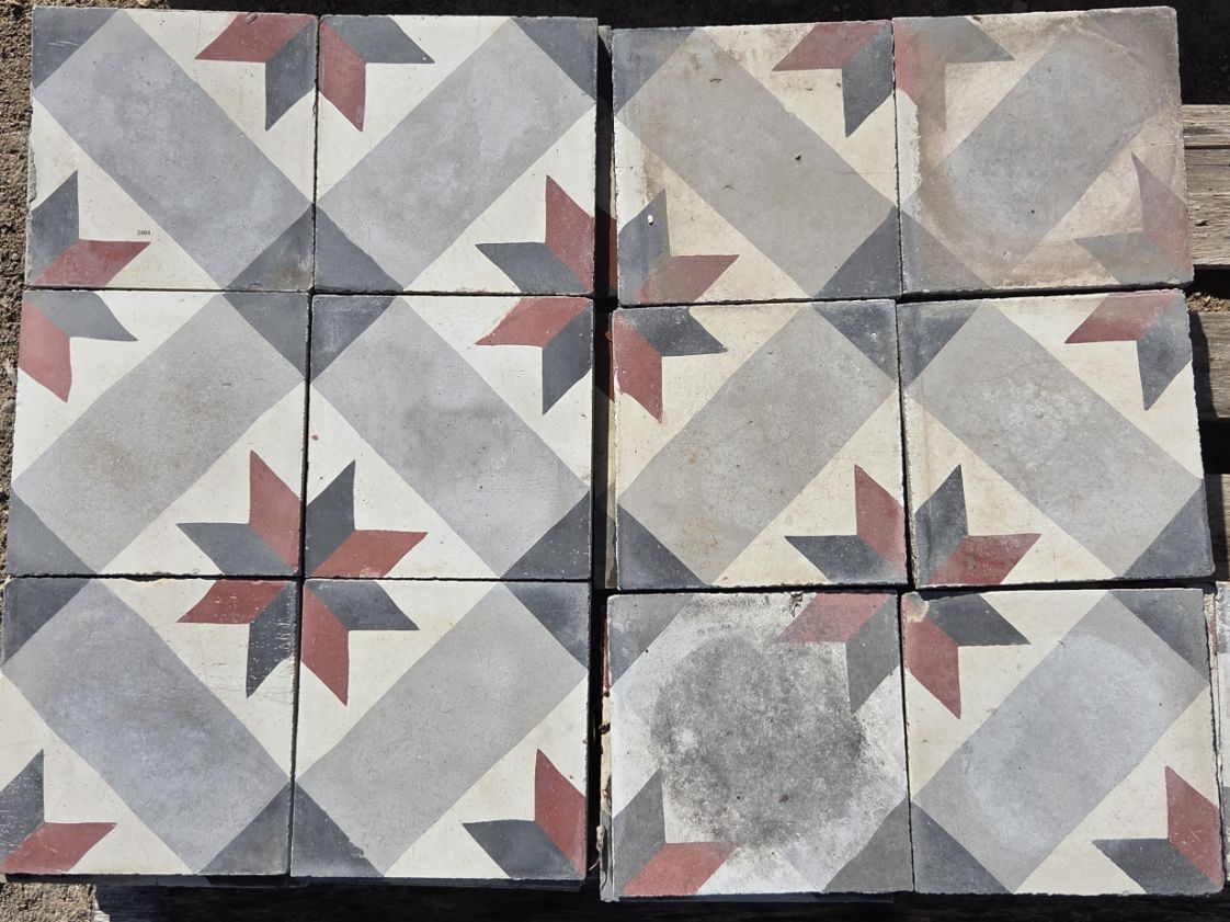 carreaux de ciment anciens - polychromes rouge noir et gris